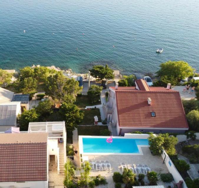 Beachfront Apartments Anita With Pool Karlobag Exterior photo