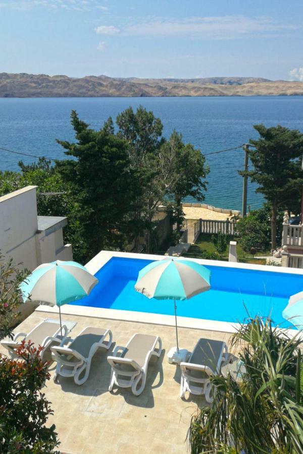 Beachfront Apartments Anita With Pool Karlobag Exterior photo