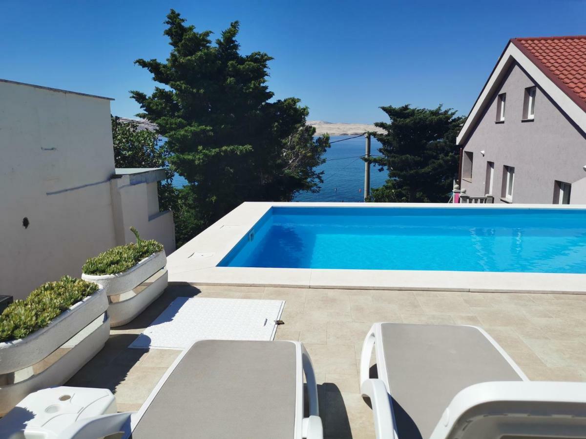Beachfront Apartments Anita With Pool Karlobag Exterior photo