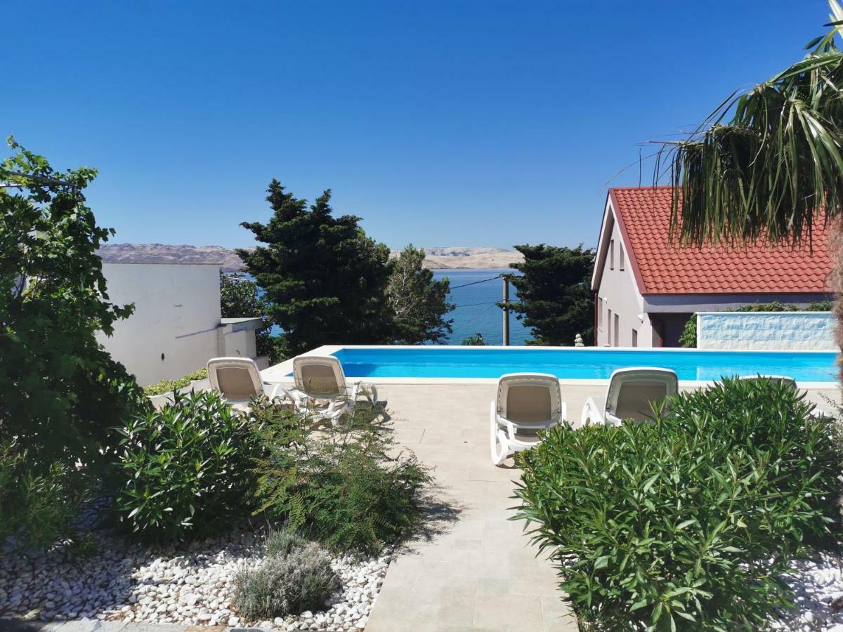 Beachfront Apartments Anita With Pool Karlobag Exterior photo